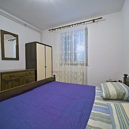 Apartment Renata Постира Екстериор снимка