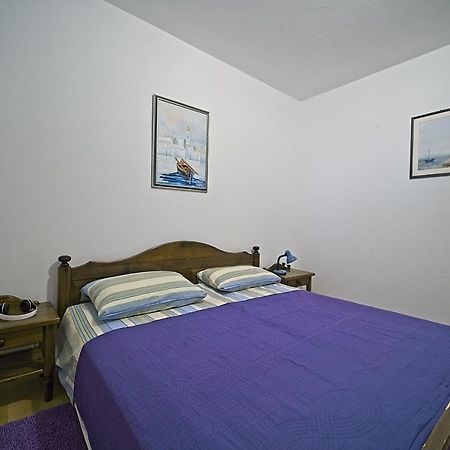 Apartment Renata Постира Екстериор снимка