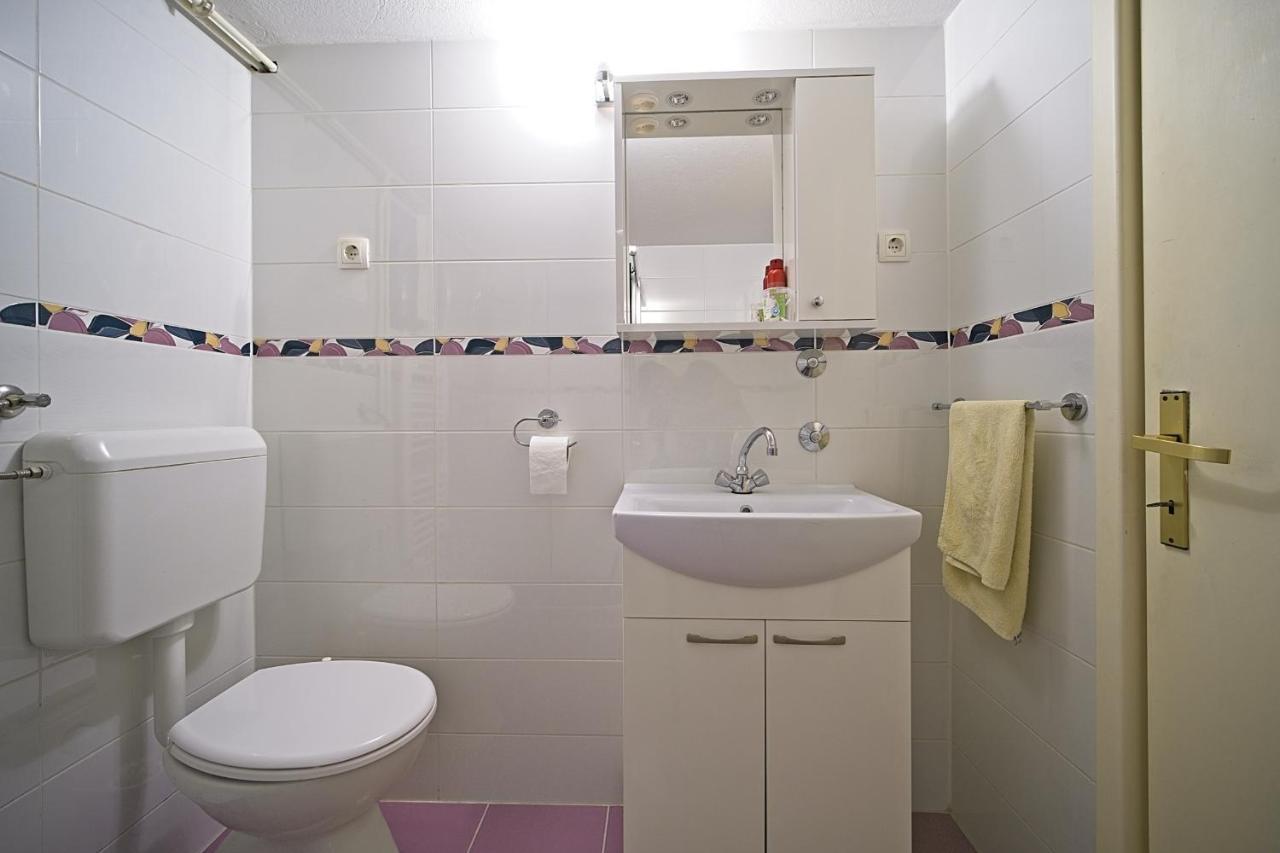 Apartment Renata Постира Екстериор снимка