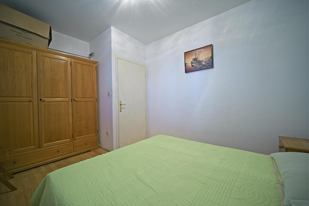 Apartment Renata Постира Екстериор снимка