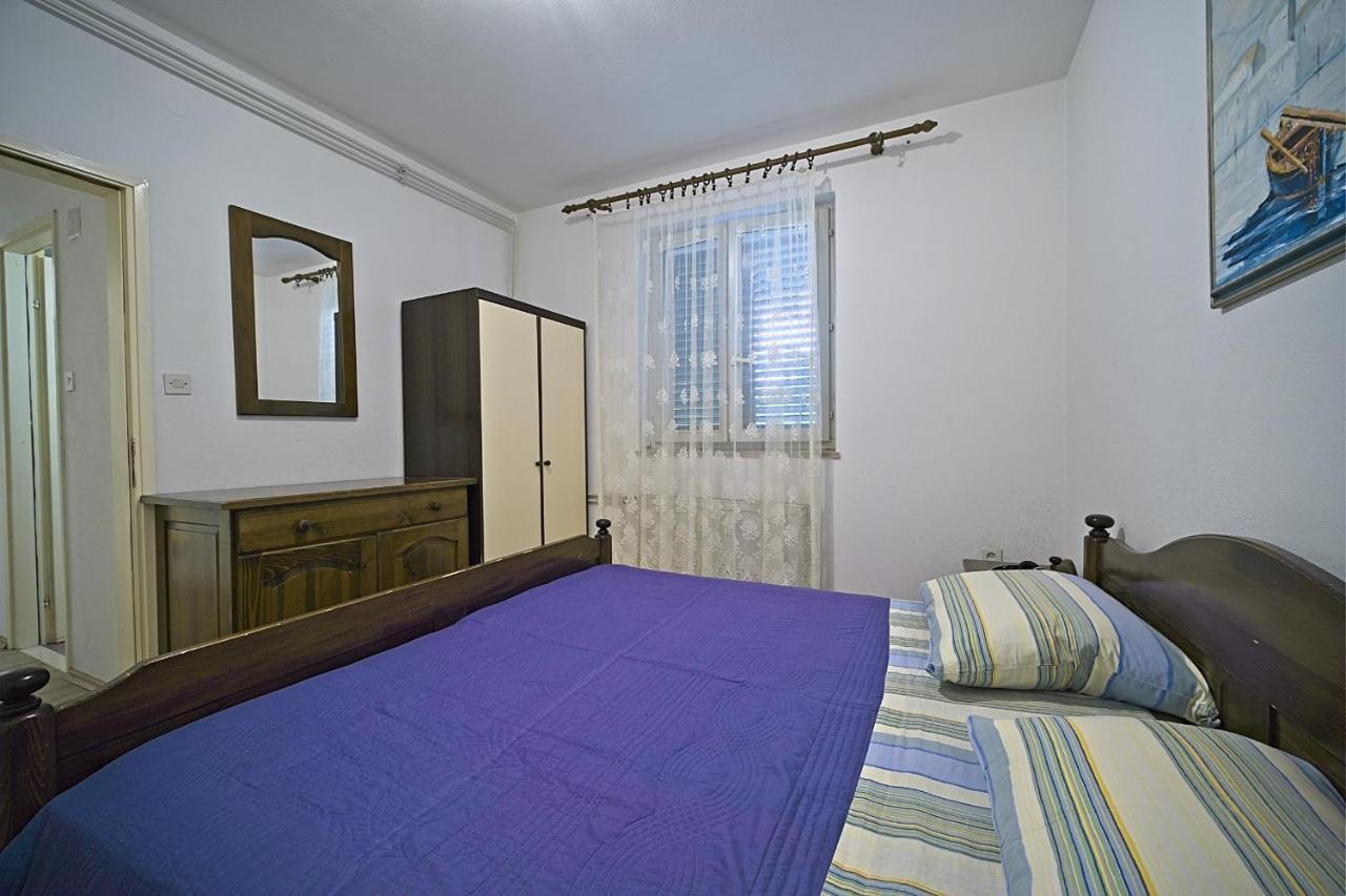 Apartment Renata Постира Екстериор снимка