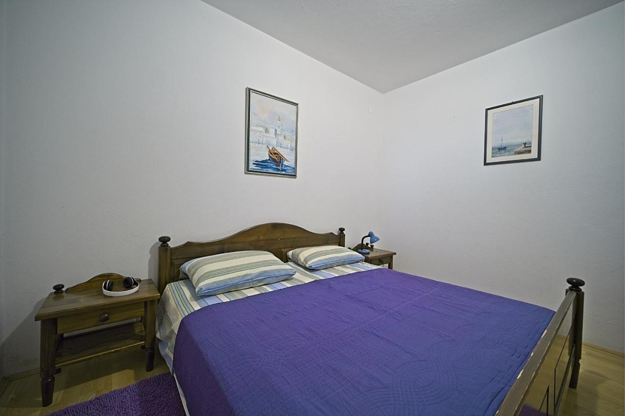 Apartment Renata Постира Екстериор снимка