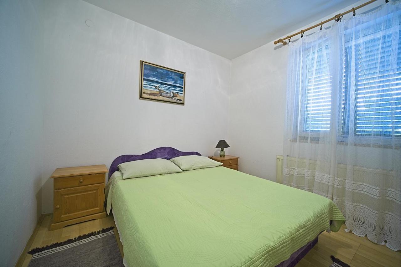 Apartment Renata Постира Екстериор снимка