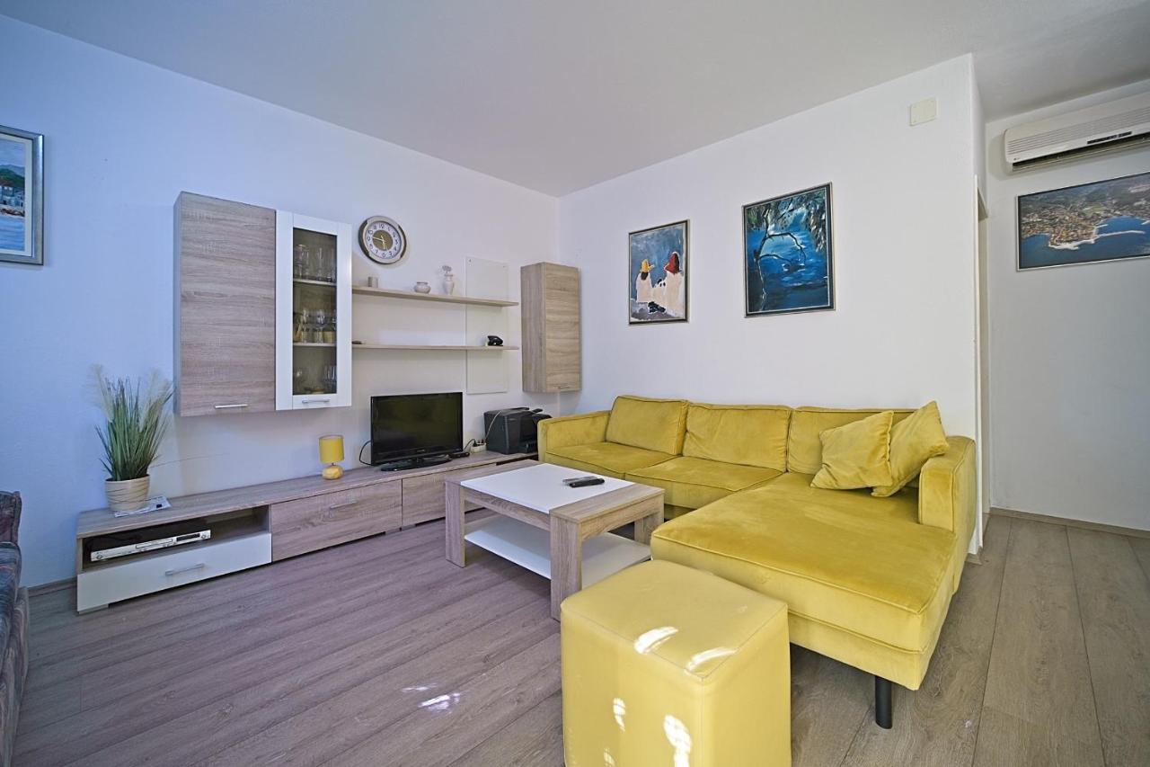 Apartment Renata Постира Екстериор снимка