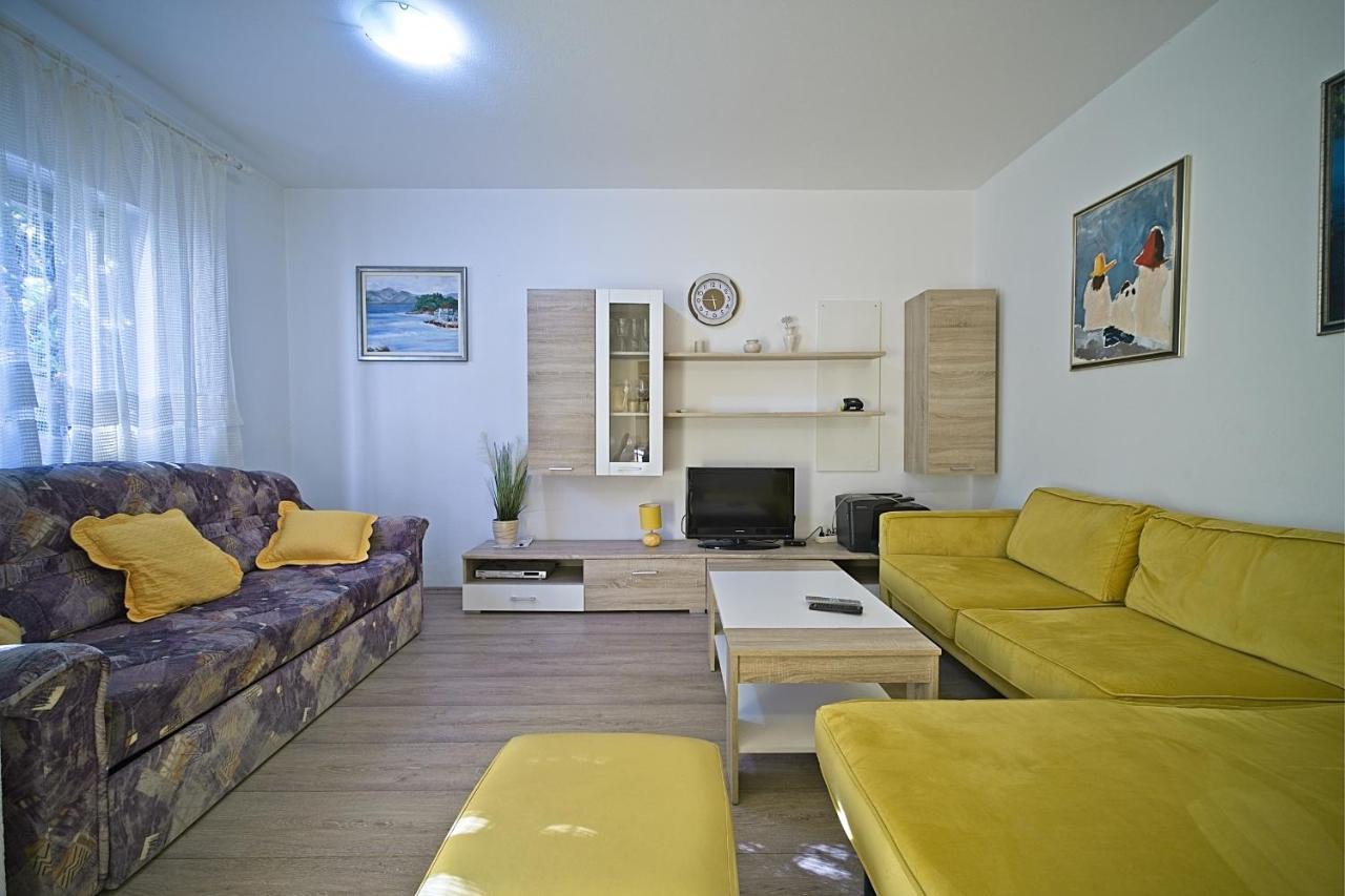 Apartment Renata Постира Екстериор снимка