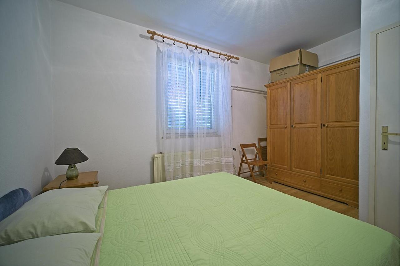 Apartment Renata Постира Екстериор снимка